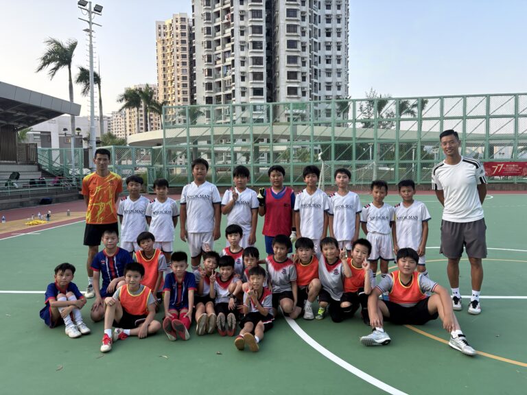 國民學校與太古小學足球隊進行友誼賽